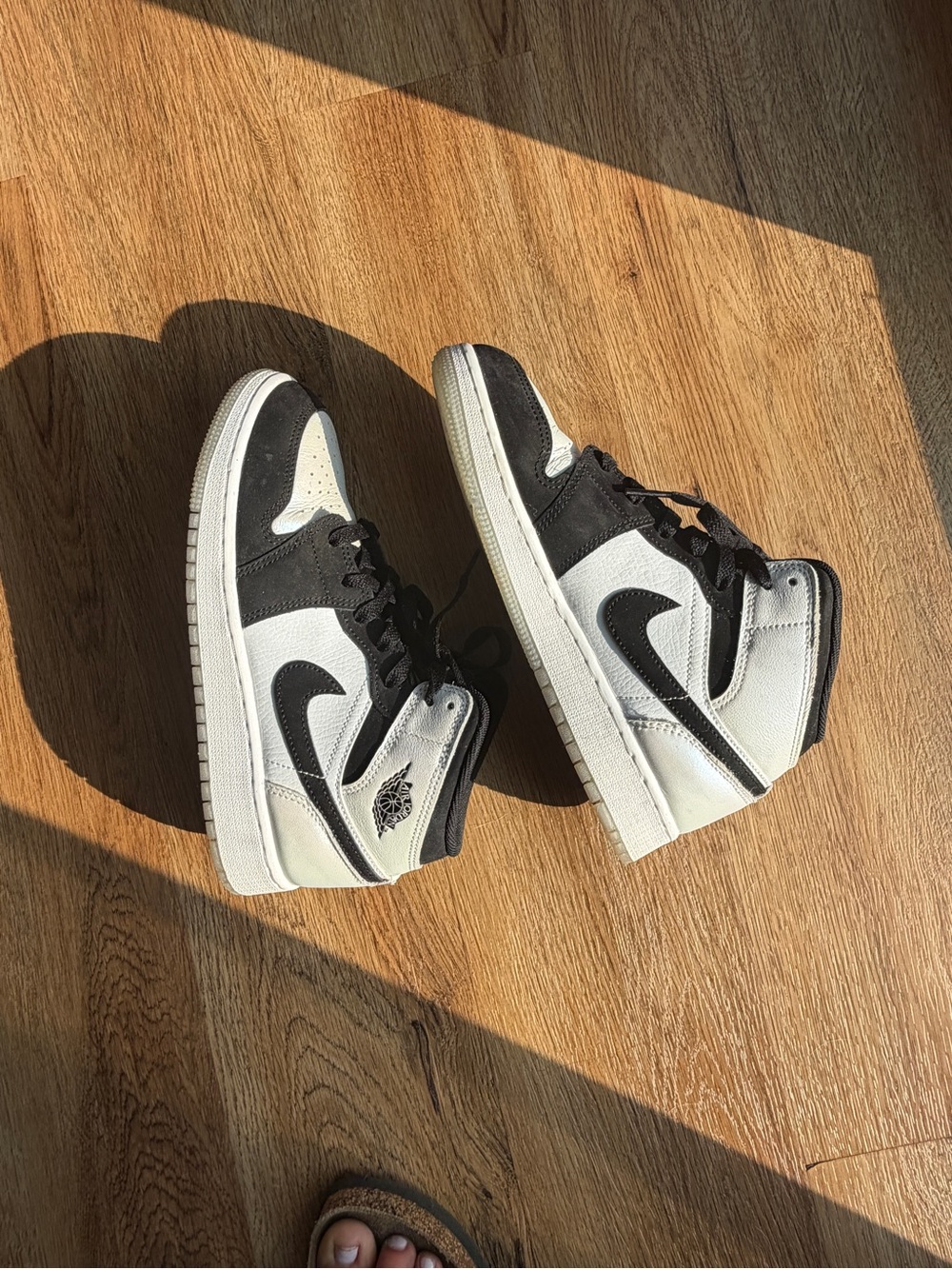 Nike Jordan 1 Diamond Kids Size 5Y